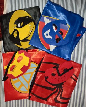 Costumi carnevaleSupereroi mantelli e maschere x 4