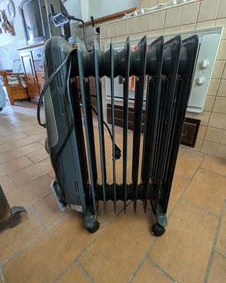AEG Radiatore ad Olio Elettrico 2000 W