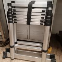 Scala telescopica pieghevole, 2 m + 2,3 m,