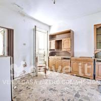 Casa indipendente via calata della fontana piano T