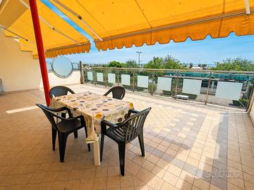 Elegante in centro con terrazzo e posto auto