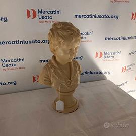 Busto di Fanciullo in Resina