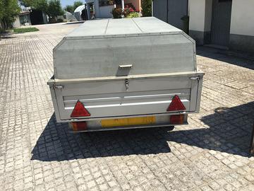 Rimorchio per auto