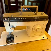 Macchina da cucire vintage SINGER mod. 7108