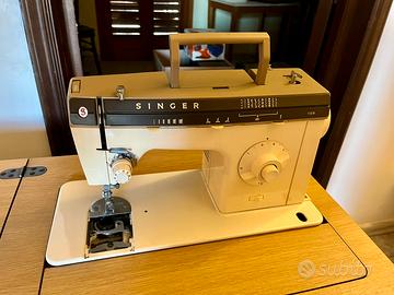 Macchina da cucire vintage SINGER mod. 7108