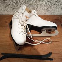 Pattini da ghiaccio bambina