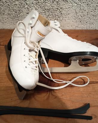 Pattini da ghiaccio bambina