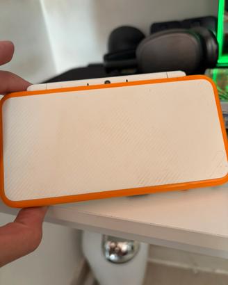Nintendo new 2ds xl bianco e arancione