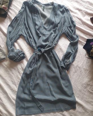 vestito leggero materiale morbigo
