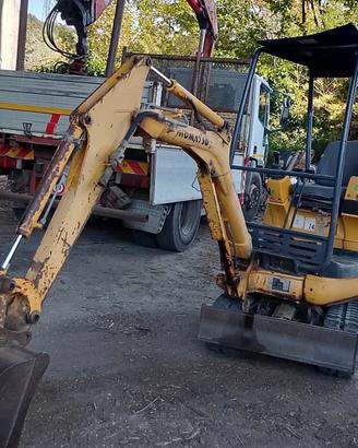 Miniescavatore usato KOMATSU