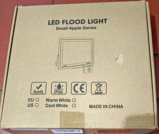 Faro led a luce diffusa 100W