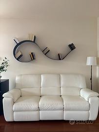 Divano tre posti in pelle bianca