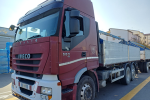 Motrice ribaltabile Iveco Stralis Cube