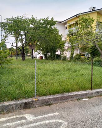 Terreno recintato in gestione gratuita