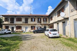 CASA SEMINDIPENDENTE A BESNATE