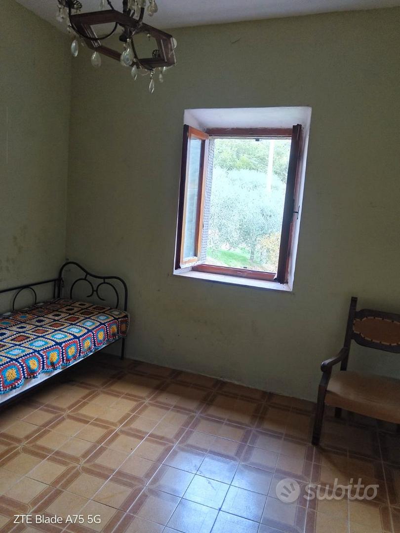 CASALE CON TERRENO E LAGHETTO FRA UMBRIA E TOSCANA - Vista 4