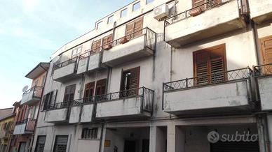 Appartamento di 120 m² con 5 locali a Lioni