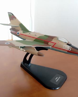 Modellino aereo    scala 1:100