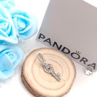 Charm originale pandora chiave con Zirconi