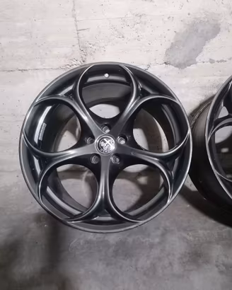 Cerchi 8,5 e 10 da 19 in lega Giulia Alfa Romeo QV