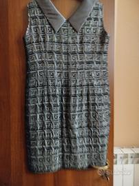 vestito con scollo  a. V di dietro 