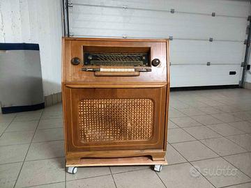 radio a valvole con giradischi