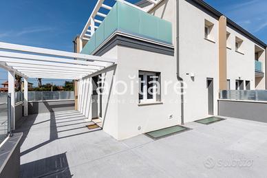 Trivano con DUE CAMERE SINGOLE,Balcone, P.Auto