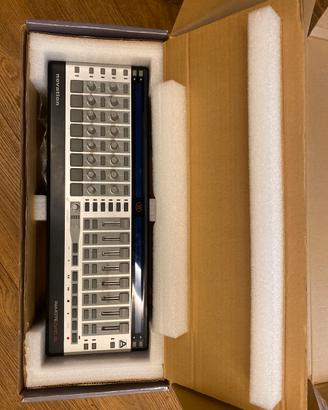 novation ReMOTE ZeRO SL - controller MIDI