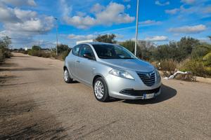 Lancia Ypsilon 1.2 69 CV 5 porte S&S Silver