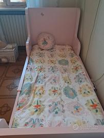 Lettino allungabile di colore rosa