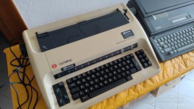 Macchina da scrivere Olympia Electronic Compact