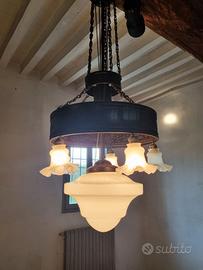 Antico lampadario vintage