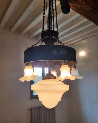 Antico lampadario vintage