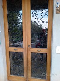 Portoncino in legno massello e ferro battuto 