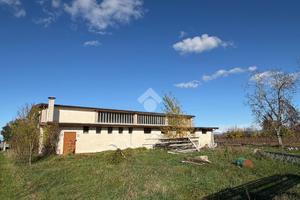 CAPANNONE A GRADISCA D'ISONZO