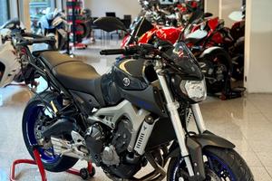 YAMAHA MT09 TRIS DI VALIGIE SCARICO FINANZIABILE
