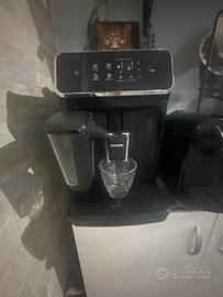 Macchina caffe con montalatte automatico Philips