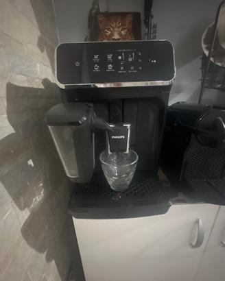 Macchina caffe con montalatte automatico Philips