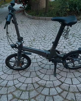 Bici pedalata assistita pieghevole