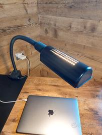 Lampada da scrivania nera