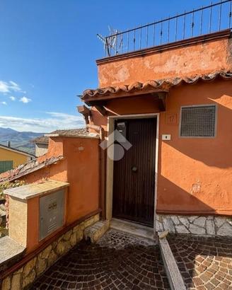 2 LOCALI A CANTERANO