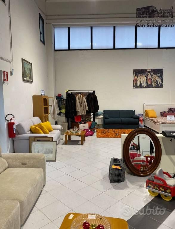 Attività / Licenza di 600 m² con 5 locali a Forlim - Vista 4
