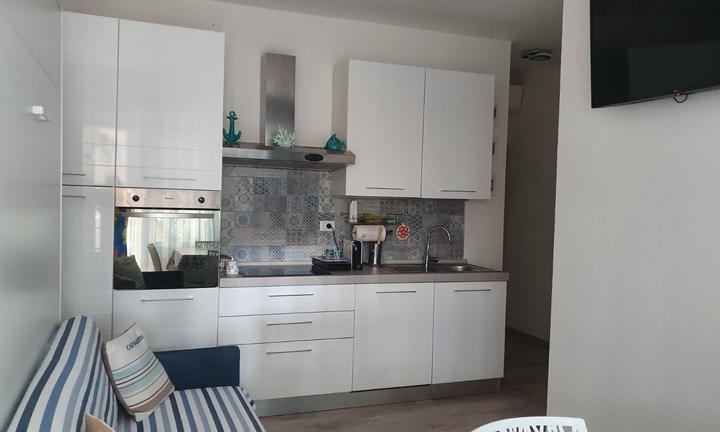 Bilocale ristruttutato ed arredato