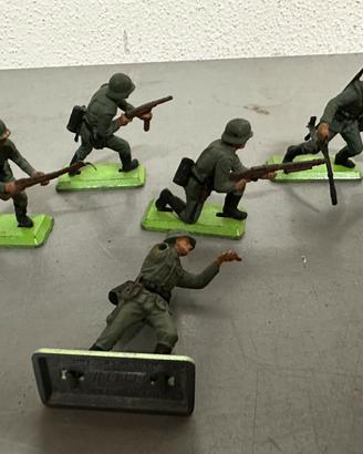 Lotto 5 soldatini Britains tedeschi WW2