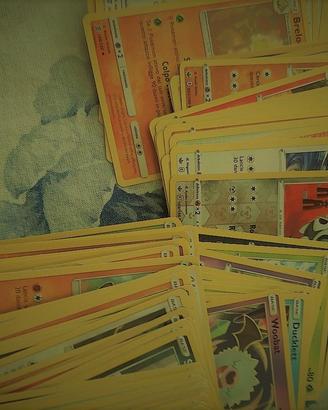 Pokémon GCC: 600 carte, con carte rare normali - V
