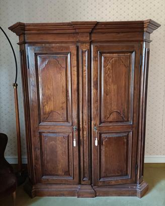 mobile in legno antico