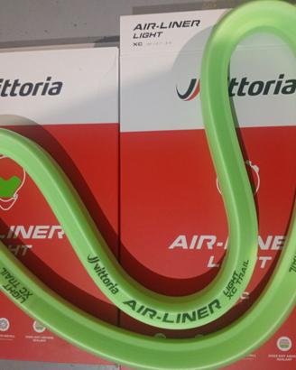 Airliner Vittoria 29" x 2.4