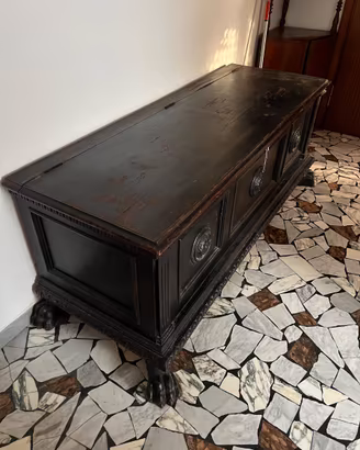 Antica cassapanca stile Fratino