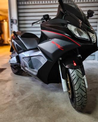 Aprilia srv 850