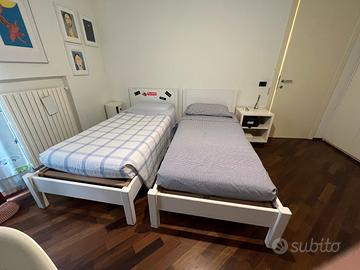 Letti in legno bianchi